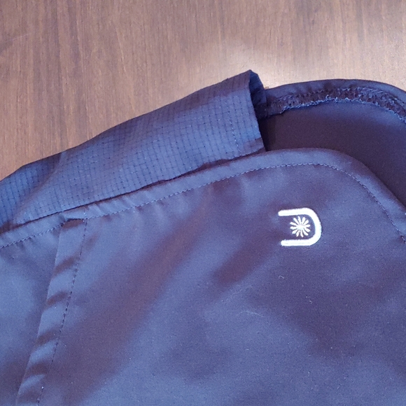 Black Urban Performance Scrub set, size Mediums. EUC - Picture 4 of 12